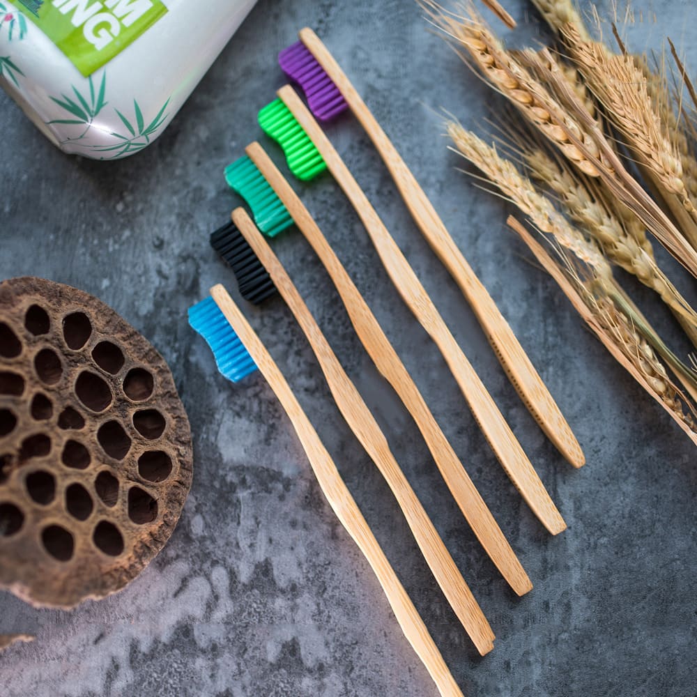 Zubná kefka BAMBOO - Sada 4 kusov